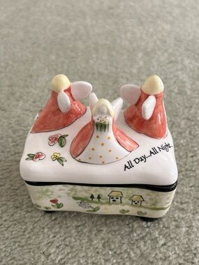 Porcelain Trinket Box